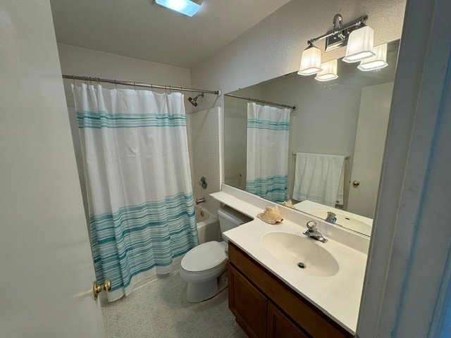 Building Photo - 1337 Oak Village Dr