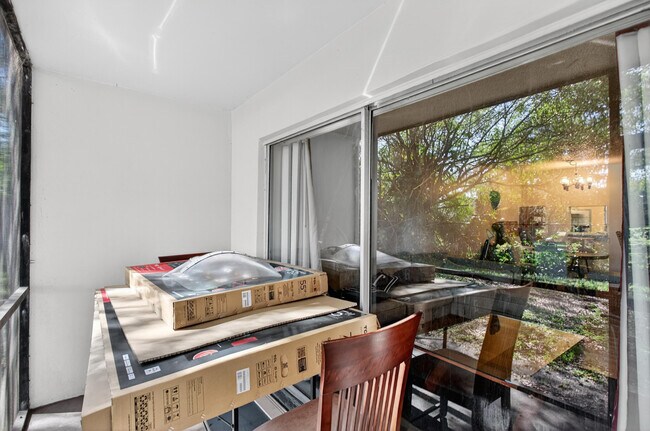 Building Photo - 7820 S Colony Cir