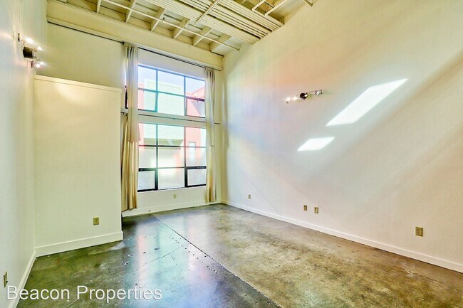 Building Photo - 1000 43rd St