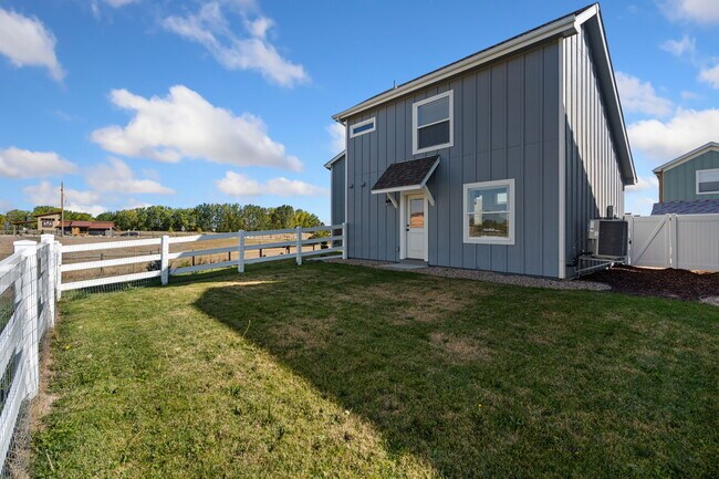 Building Photo - 4006 Blue Pine Ln