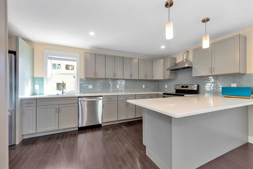 Building Photo - 43 Wright Ave