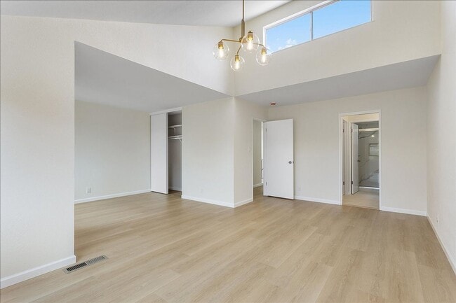 Building Photo - 1007 Tahiti Ln