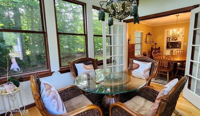 Building Photo - 535 Sand Creek Rd