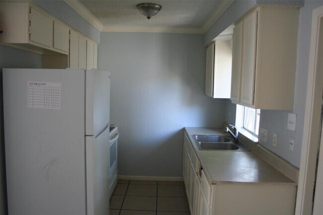 Building Photo - 5314 Atascosa Dr