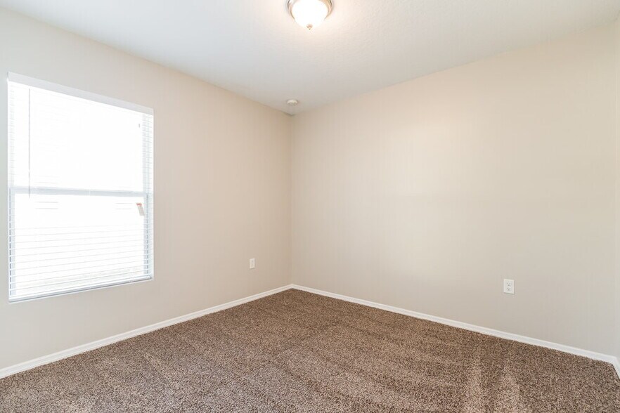 Building Photo - 2735 Breezy Meadow Rd