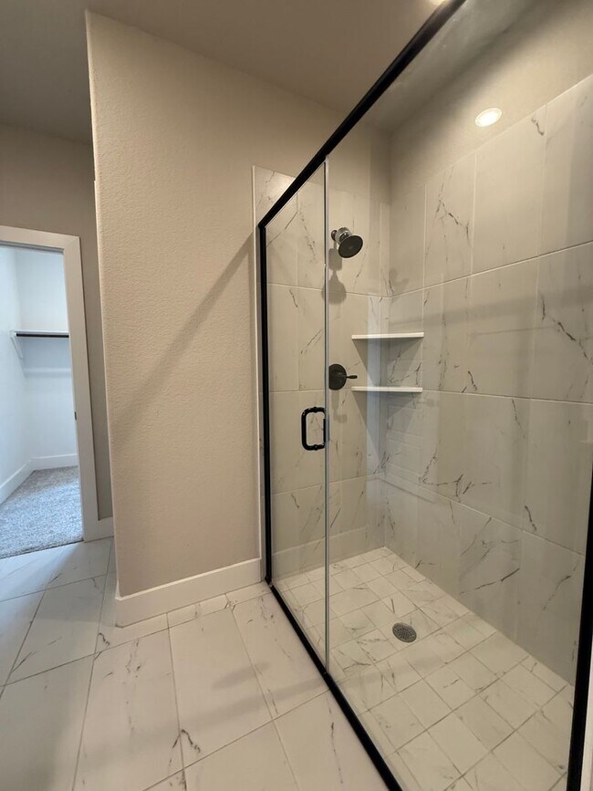 Building Photo - 3/2/2 GODLEY ISD - CUSTOM Upgrades Pets Welcome Commuter Friendly