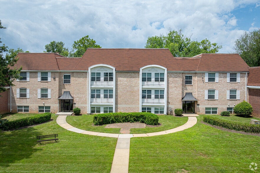 Building Photo - The Brittany Apartments