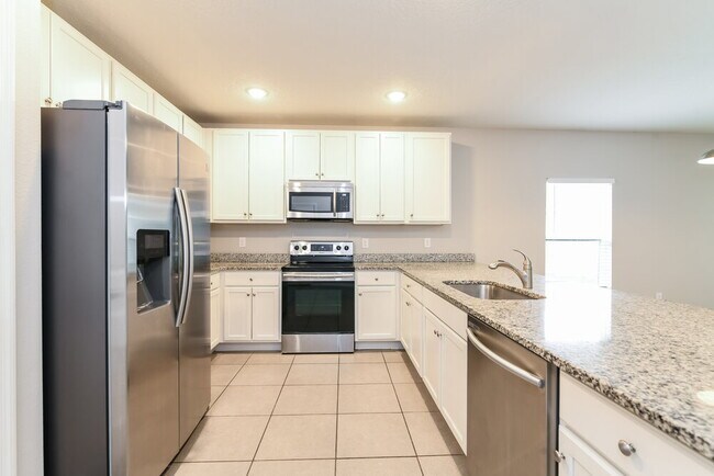 Building Photo - 956 Louvre Ct