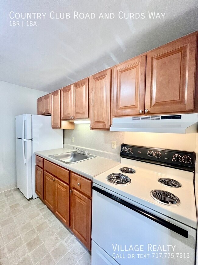 Building Photo - 671 Country Club Rd