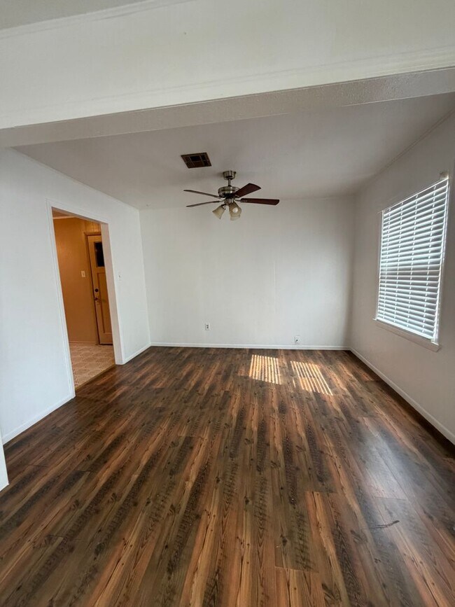 Building Photo - 519 N Highland Ave