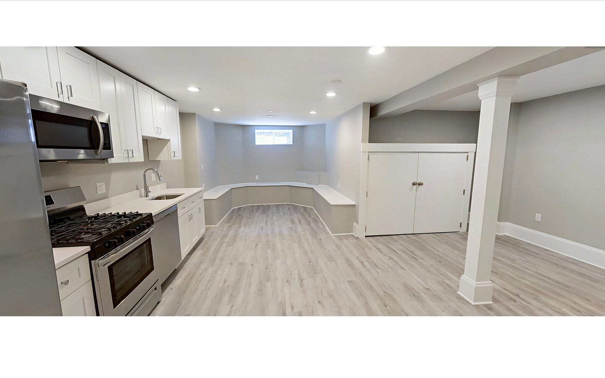 Building Photo - 190 Kelton