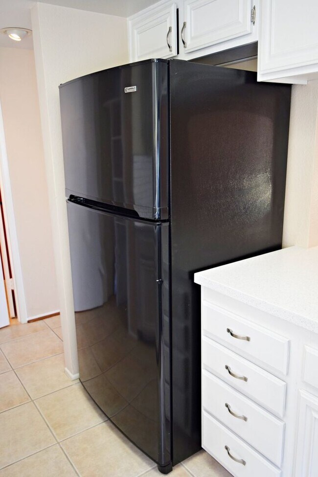 Building Photo - Modern 2 Bed 2.5Bath Townhome with Garage, Balconies & In-Unit Laundry in Linda Vista