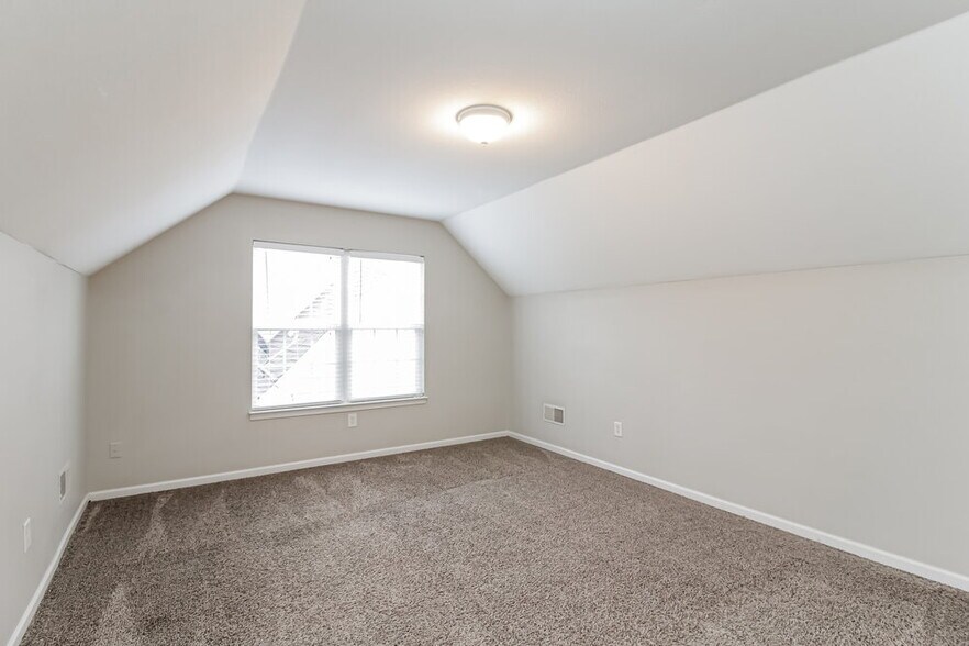 Building Photo - 7031 Coble Ave