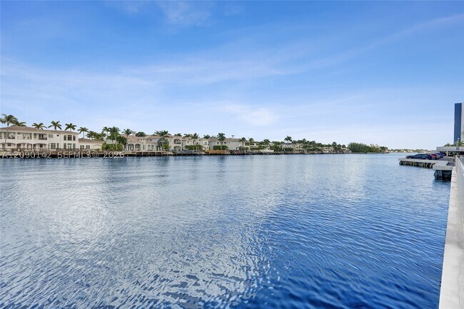 Building Photo - 1600 S Ocean Dr