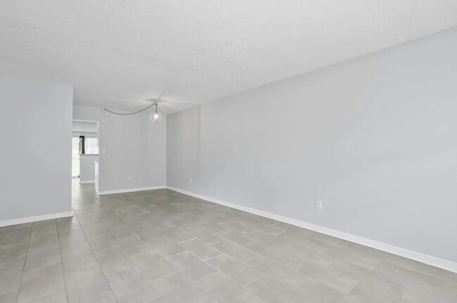 Building Photo - 4920 Locust St NE