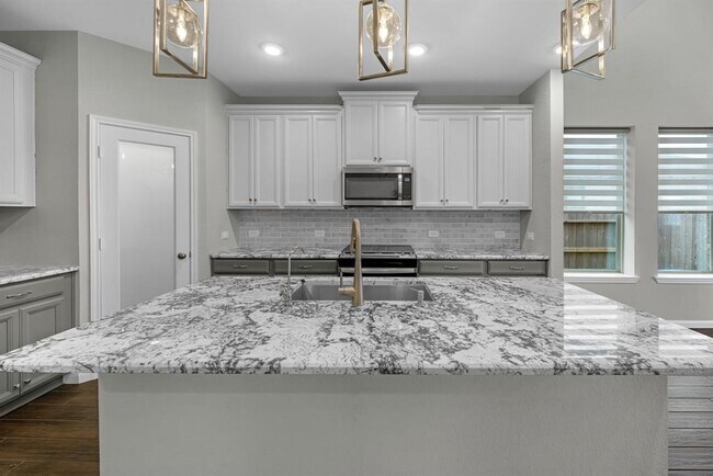 Building Photo - 5502 Pearl Vis Dr