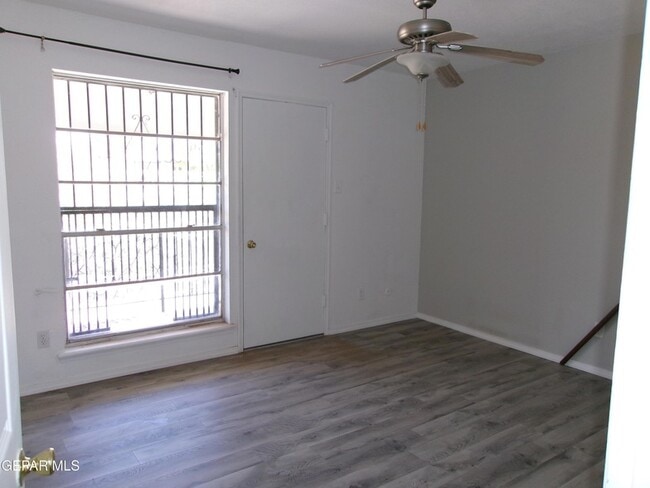 Building Photo - 6700 ESCONDIDO Dr