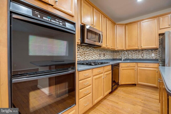 Building Photo - 12691 Heron Ridge Dr
