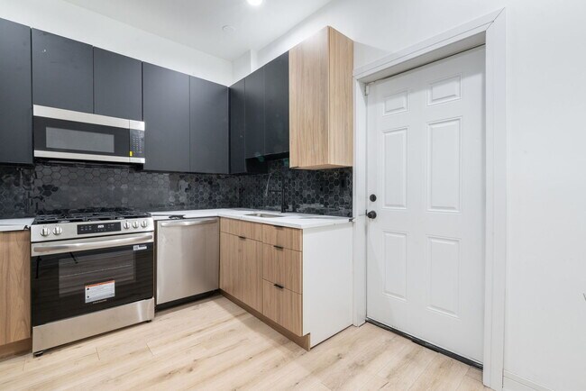 Building Photo - 6430 S Eberhart Ave