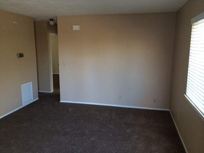 Building Photo - 12783 Kiowa Rd