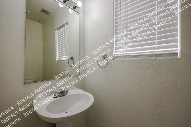 Building Photo - 4138 W Charter Oak Rd