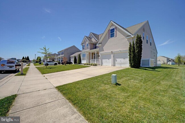 Building Photo - 93 Sabbe St