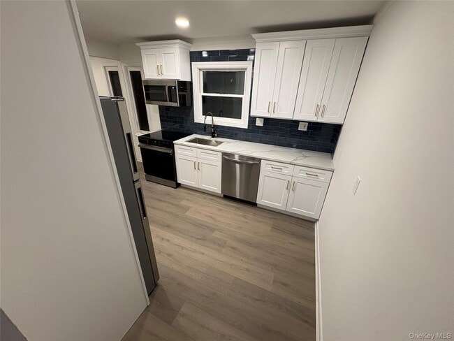 Building Photo - 20 Bogota Rd