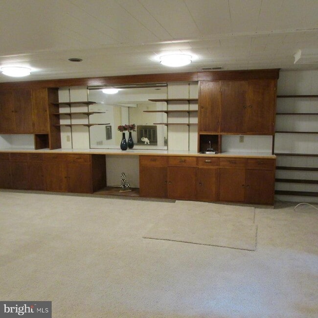 Building Photo - 2700 Sulgrave Ave