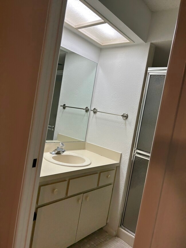 Building Photo - 6665 Water Oak Ct