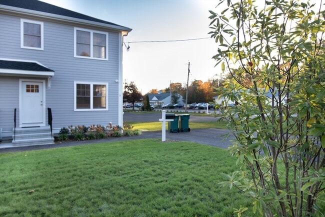 Building Photo - 5 W Chapel St