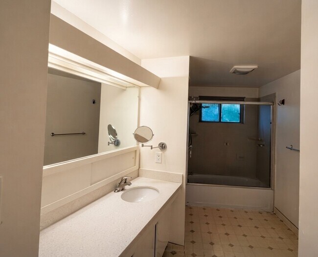 Building Photo - 7570 Normandy Way