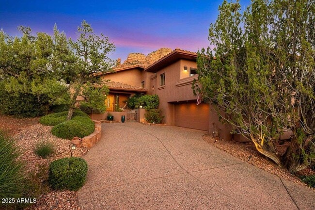 Building Photo - FULLY FURNISHED SEDONA DREAM HOME AWAITS