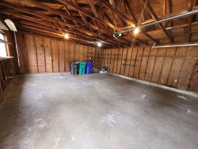 Building Photo - Beautiful 3 bdrm Home w/ a remodeled kitchen, stainless appliances, deck, yard and more!!!
