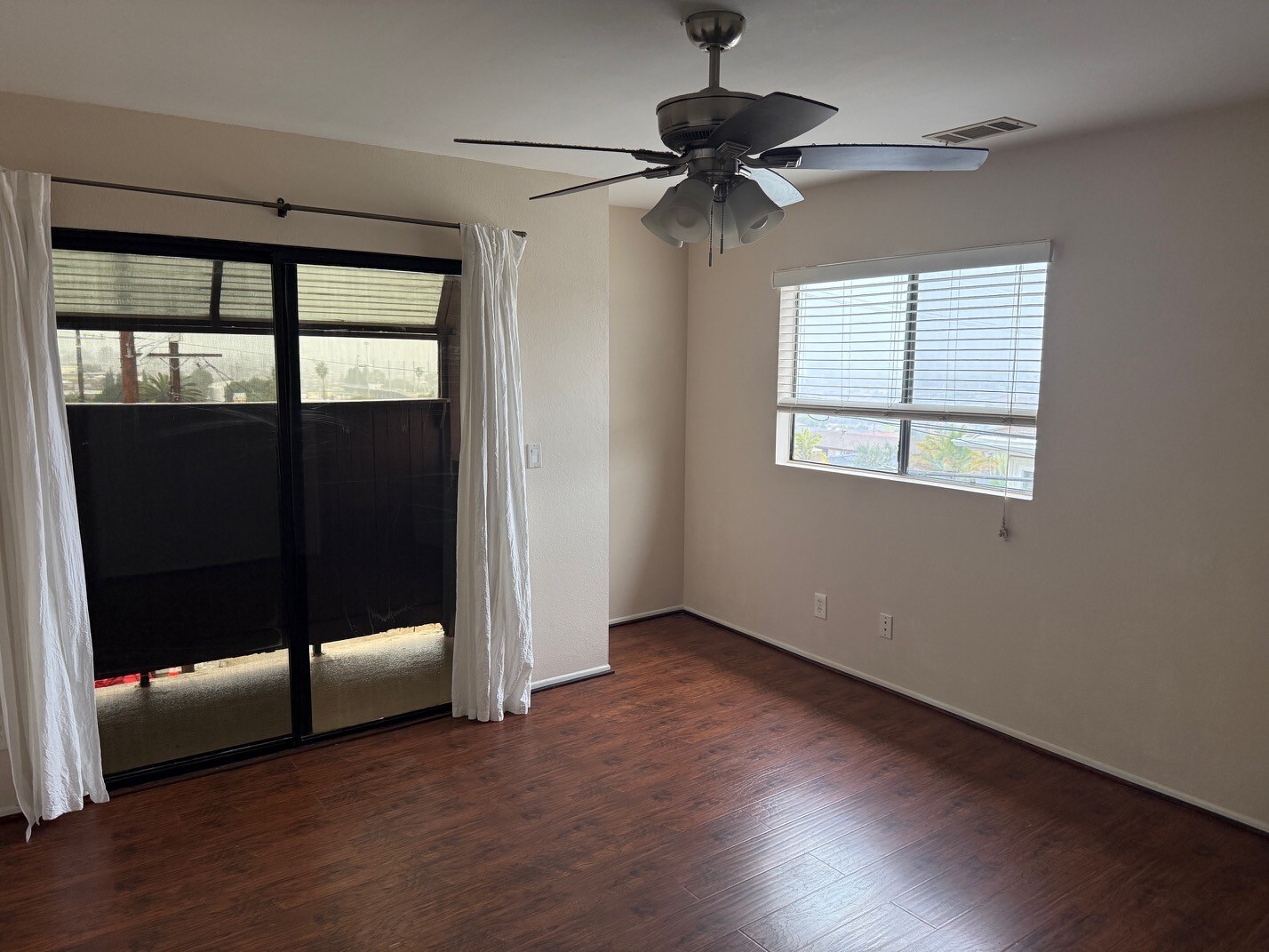 Building Photo - 1023 W 20th St