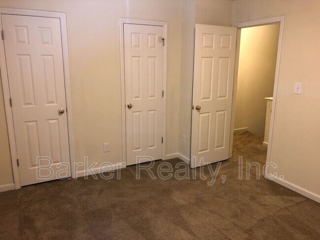 Building Photo - 4929 Coral Ridge Ct