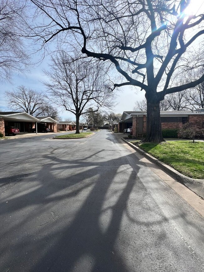 Building Photo - Rare rental opportunity in gated Garden Park!