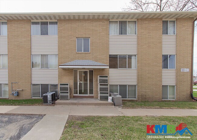Primary Photo - 1040 Twixt Town Rd NE