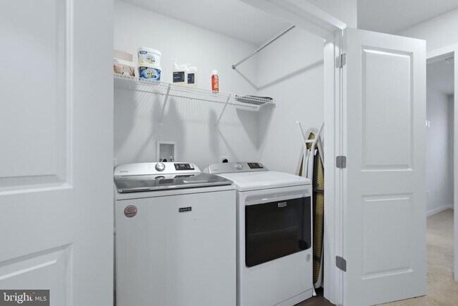 Building Photo - 369 Soft Rush Ln