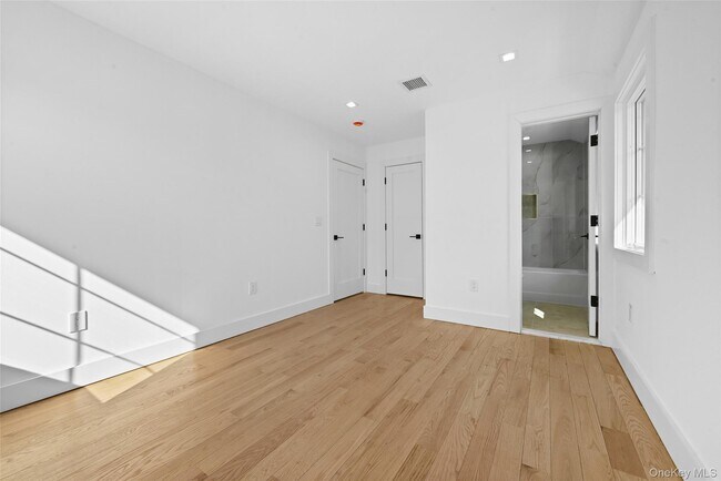 Building Photo - 38-40-40 215th St