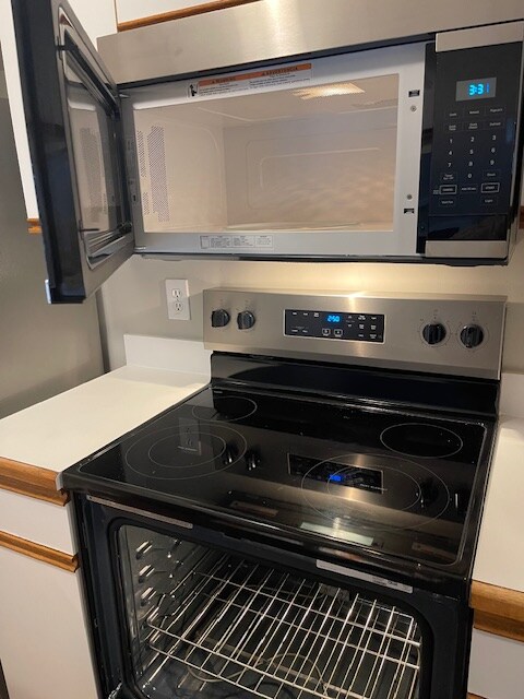 Building Photo - 1913 Ridgebury Dr