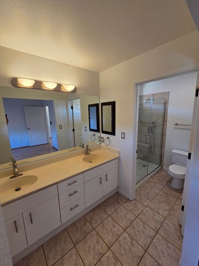 Building Photo - Spacious 2-Bedroom Home with loft in Tropics at Waikele with 2 car Garage