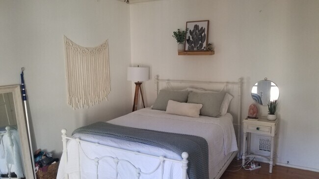 Bedroom - 9979 Robbins Dr