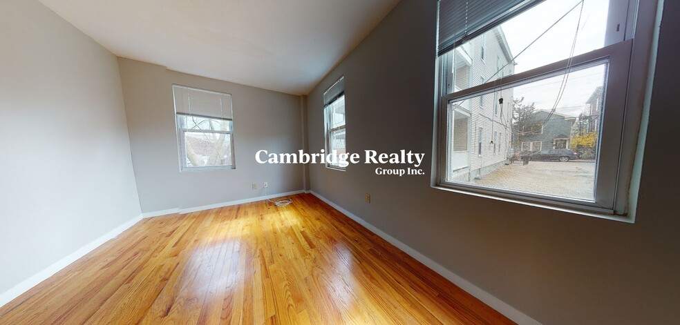 Building Photo - 428 Franklin St