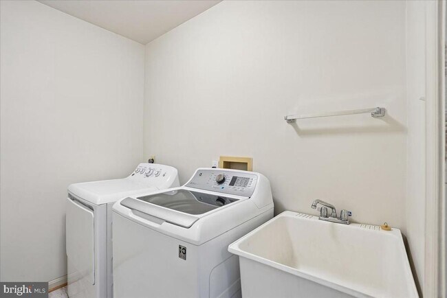 Building Photo - 18512 Fiddleleaf Terrace