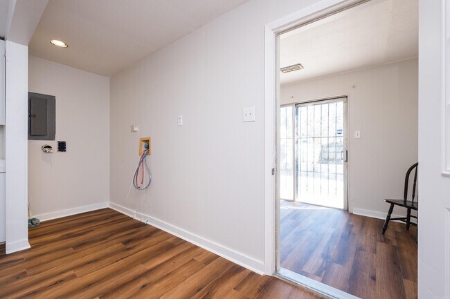 Building Photo - 1101 W Charles Bussey Ave
