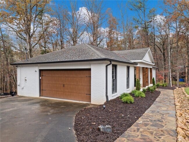 Building Photo - 7328 Ivy Cir