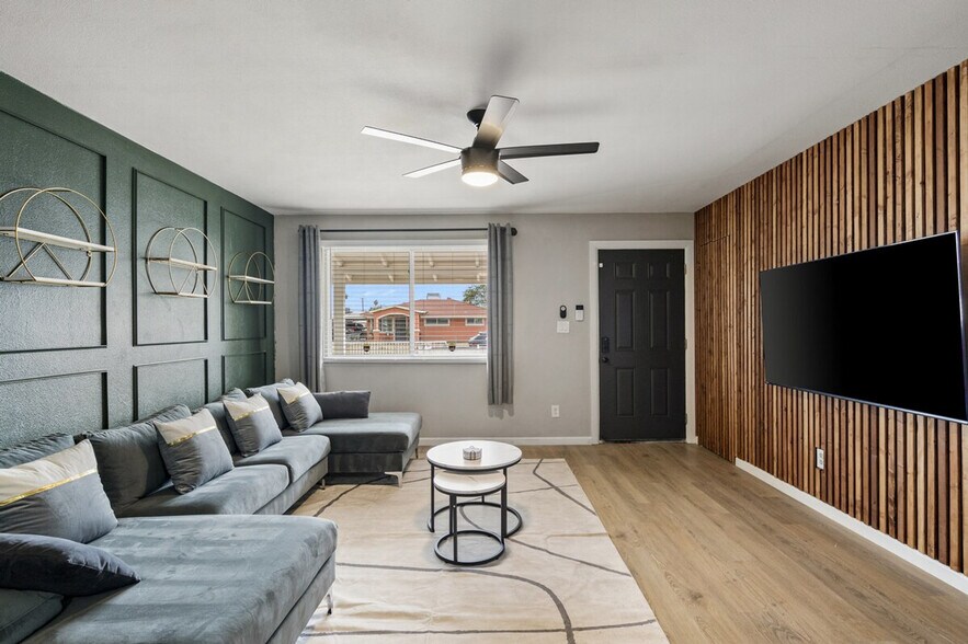 Primary Photo - 4127 W Wilshire Dr
