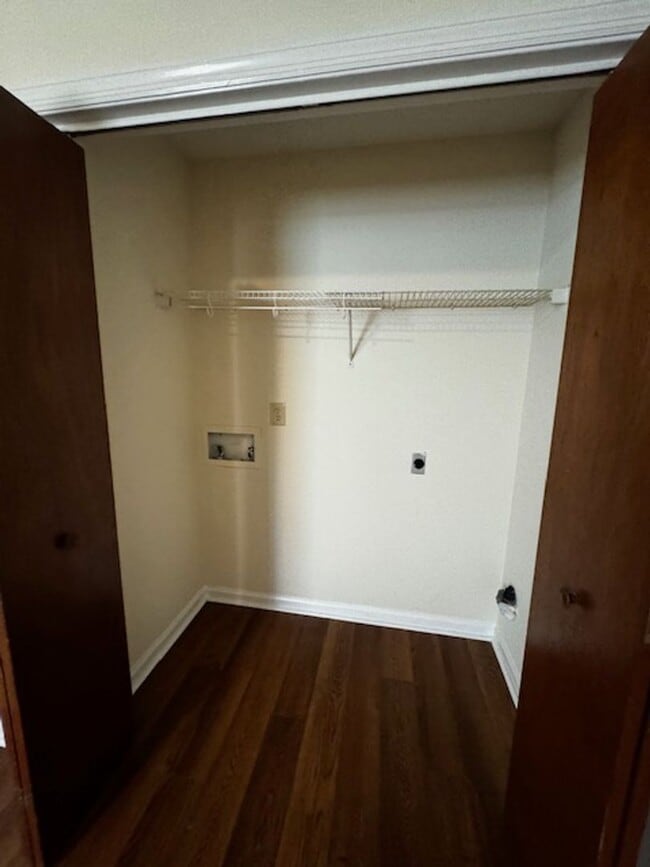 Building Photo - 2 Bedrooms 2 Bath duplex