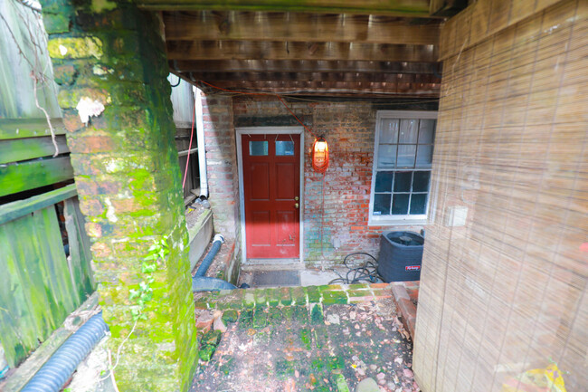 Building Photo - 2821 E Broad St