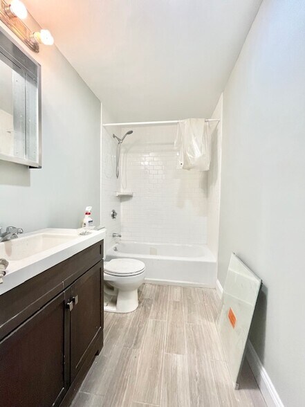 Building Photo - 49 Forbes St